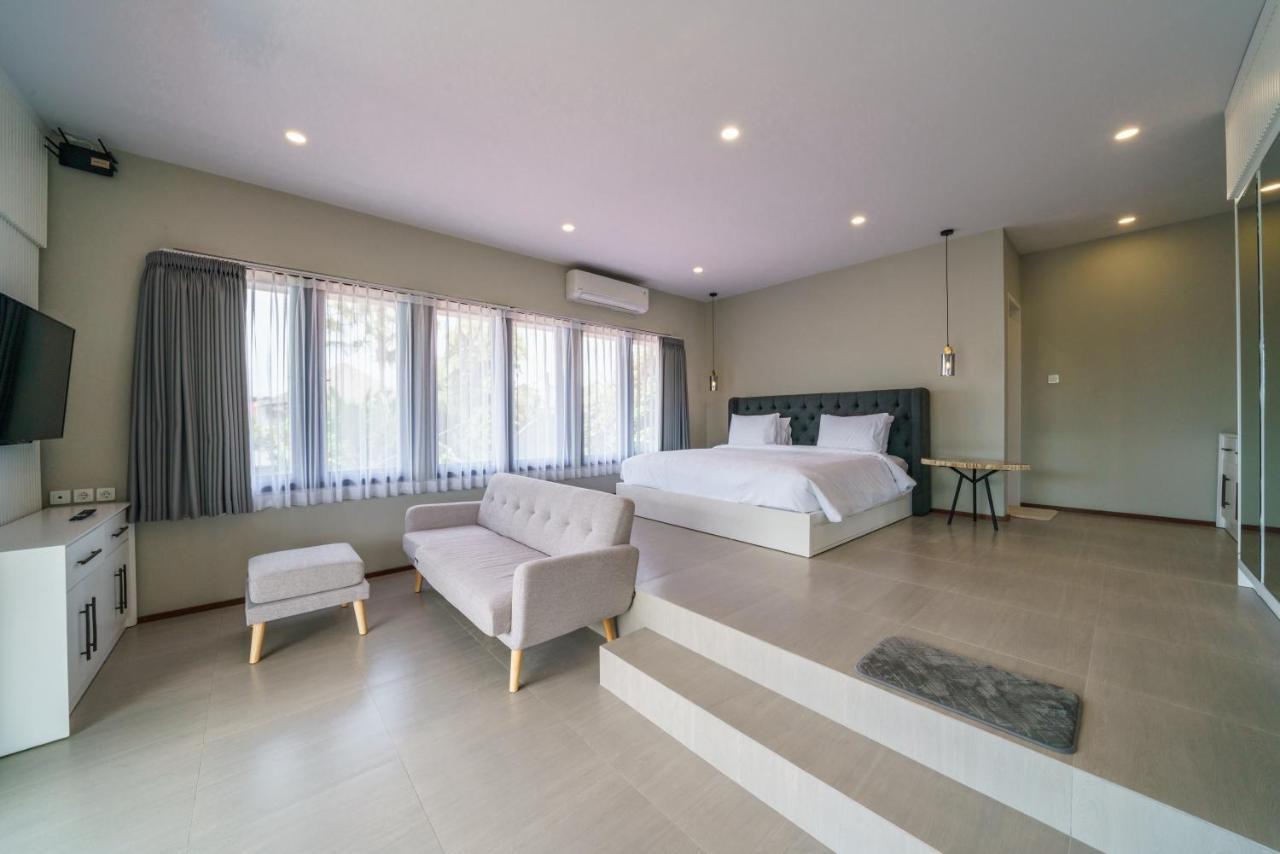 קנגו Villa Okenada - Modern 5-Bedroom Pool Villa In Berawa! מראה חיצוני תמונה